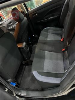 نيسان فيرسا